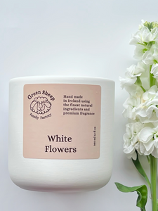 Wooden Wick Candle in a White Ceramic Jar - White Flowers